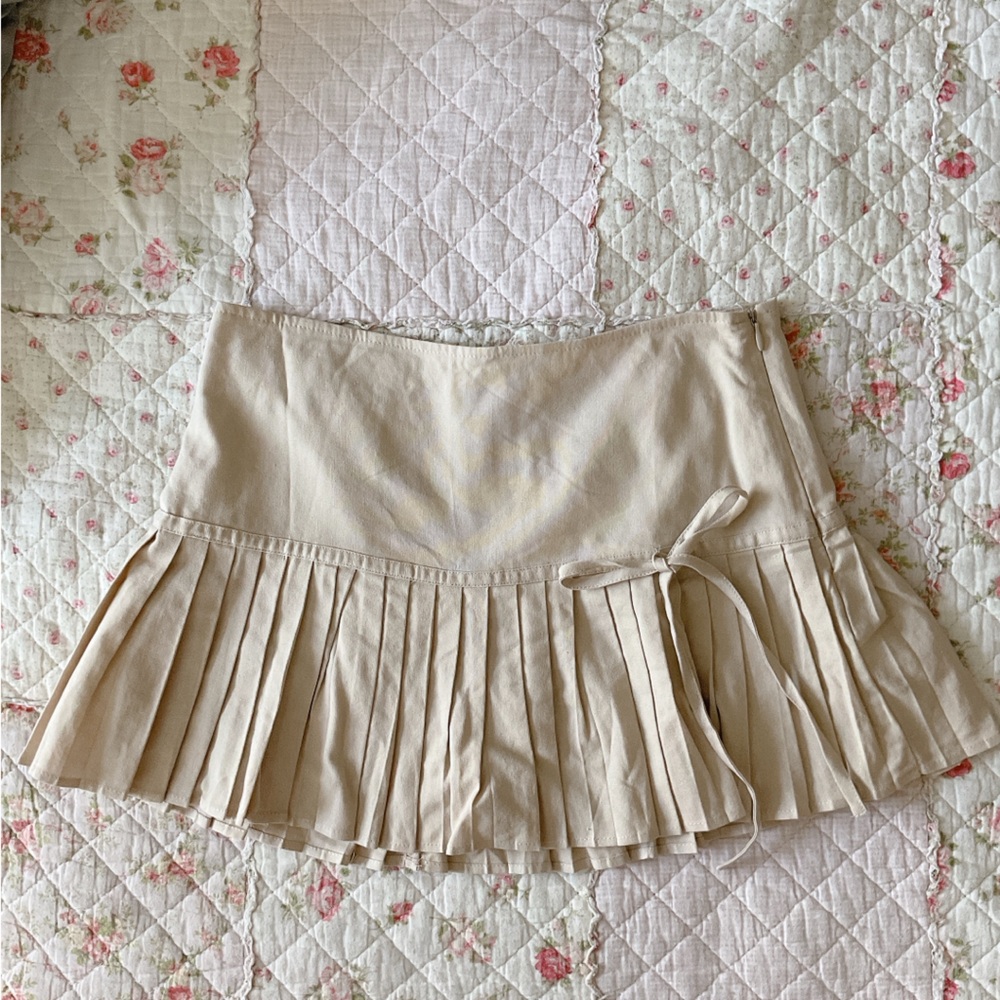 LA Hearts beige pleated linen skirt with ribbon